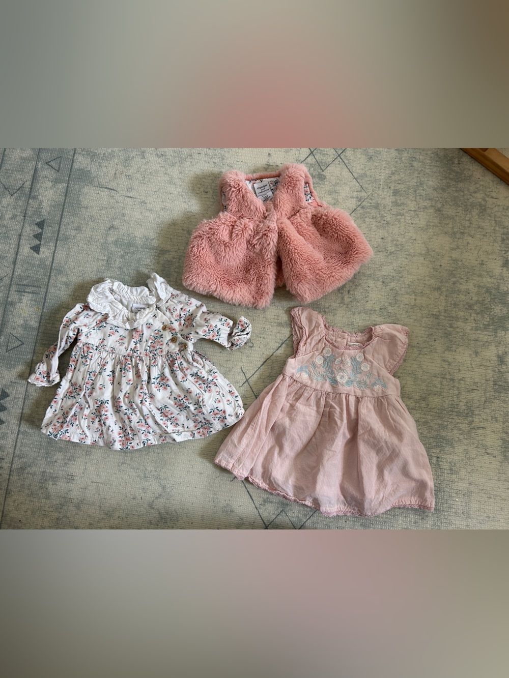 cupcakes & cashmere Cream Floral-Trim Baby tops